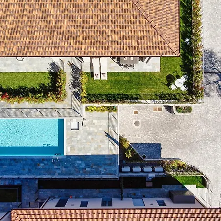 Silvia House - The House Of Travelers Apartament