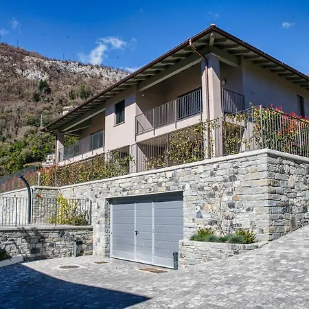 Silvia House - The House Of Travelers Apartament *